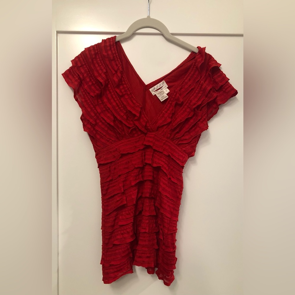 Red frilly cap-sleeve blouse for a fun night out 💃 (XS)